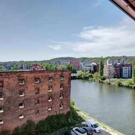 Live & Travel - Waterlane Island Гданьск